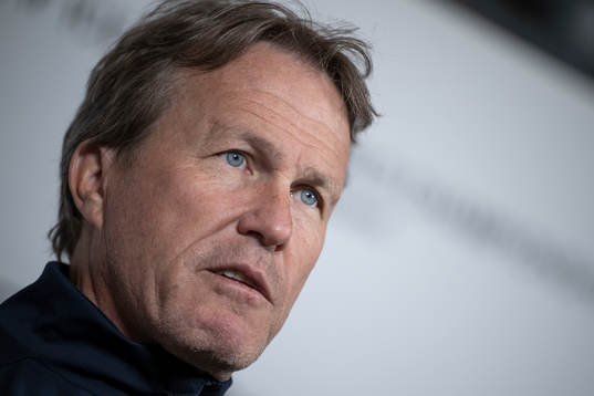 head coach Johan Garpenlöv of Sweden