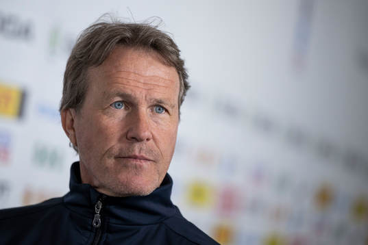 Head coach Johan Garpenlöv of Sweden