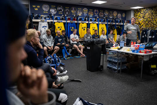 Bläddra bland fler bilder av 2022 IIHF Ice Hockey World Championship, day 12, Sweden, practice