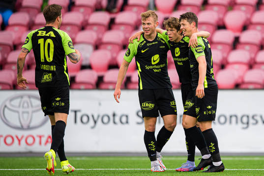 Niklas Jensen Wassberg of Brann celebrates