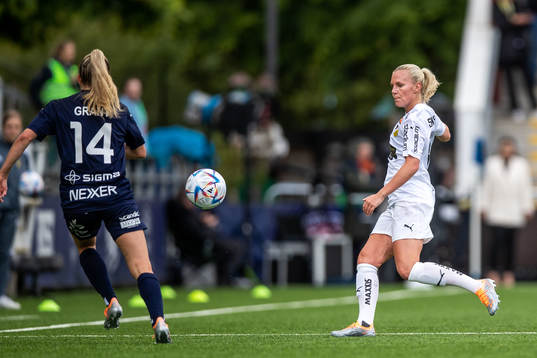 Rosengårds Charlotte Grant och Häckens Josefine Rybrink