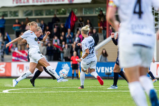 Häckens Stine Larsen och Rosengårds Mia Persson