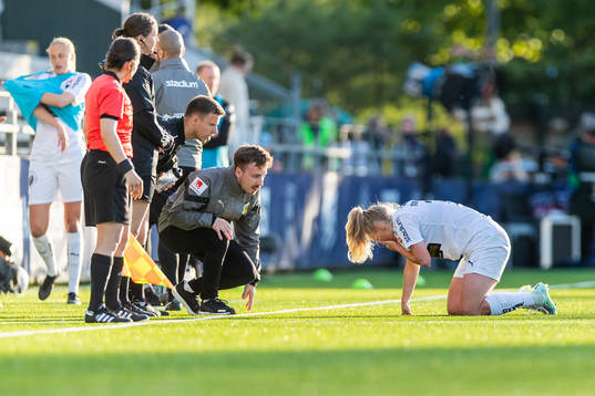 Häckens Molly Johansson har ont