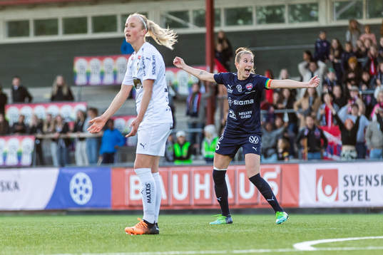Rosengårds Emma Berglund jublar