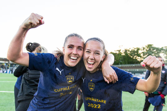 Rosengårds spelare jublar