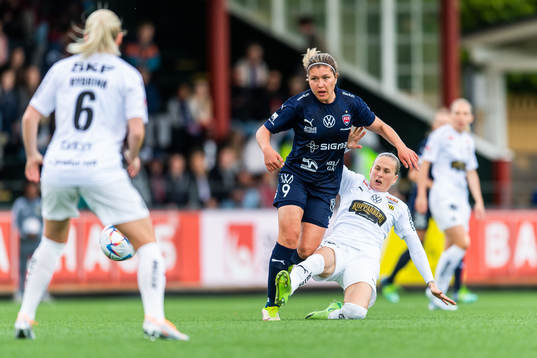 Rosengårds Loreta Kullashi och Häckens Filippa Curmark