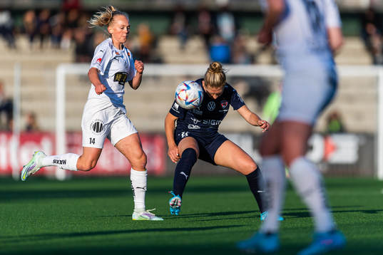 Häckens Molly Johansson och Rosengårds Rebecca Knaak
