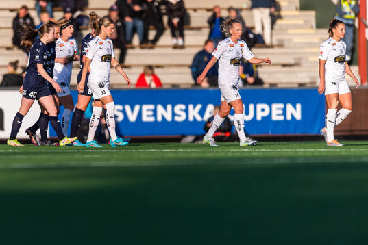 Rosengårds Bea Sprung samt Häckens Andrine Stolsmo