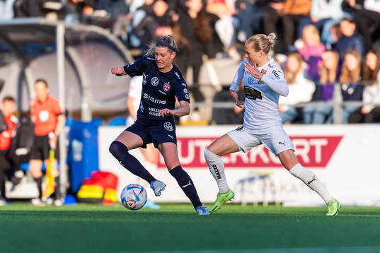 Rosengårds Olivia Schough och Häckens Filippa Curmark