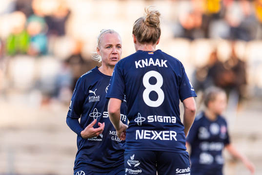 Rosengårds Caroline Seger och Rebecca Knaak