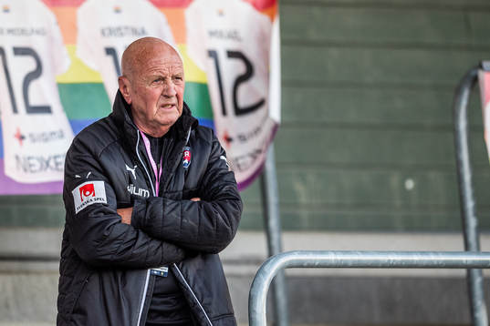 Rosengårds Erling Nilsson på läktaren