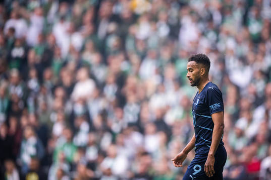 Malmö FFs Isaac Kiese Thelin deppar