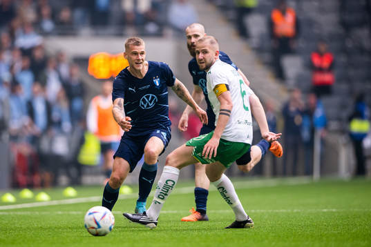 Malmö FFs Felix Beijmo och Hammarbys Darijan Bojanic