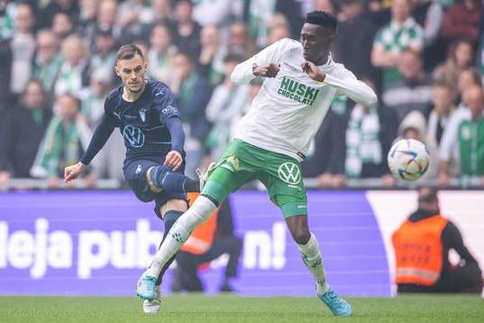 Malmö FFs Veljko Birmancevic och Hammarbys Bubacarr