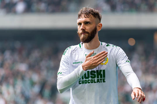 Hammarbys Simon Sandberg tackar publiken när han byts ut