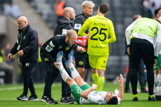 Hammarbys Astrit Selmani får vård