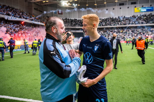 Malmö FFs Hugo Larsson jublar