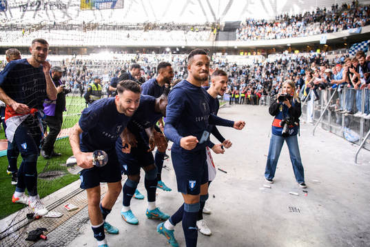 Malmö FFs Erdal Rakip och Martin Olsson jublar