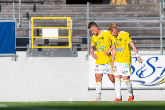 Falkenbergs Robin Hofsö och Wilhelm Ärlig deppar