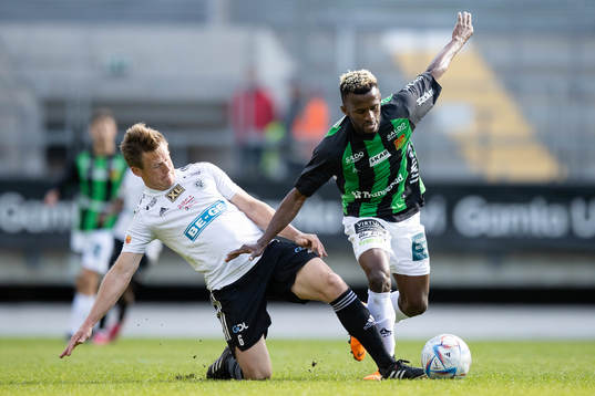 Oskarshamns Filip Jägerbrink och GAIS Rickard Emeka Friday