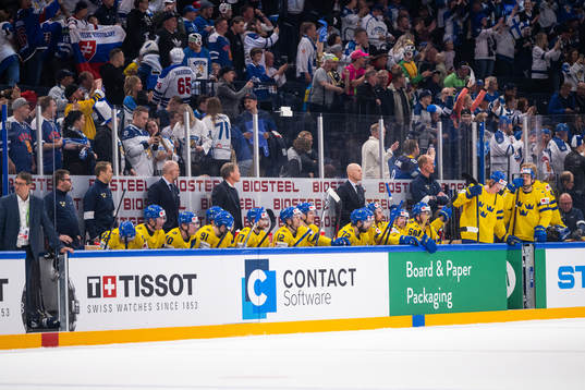 Players of Sweden look dejected