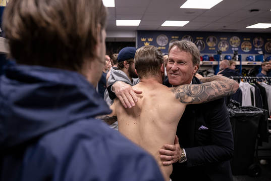 Head coach Johan Garpenlöv of Sweden