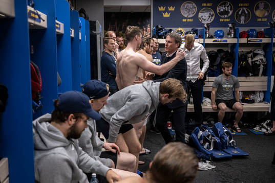 Bläddra bland fler bilder av 2022 IIHF Ice Hockey World Championship, day 13, quarterfinal, Sweden - Canada