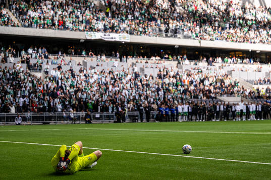 Hammarbys målvakt Davor Blazevic deppar