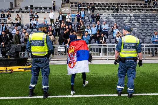 Malmö FFs Veljko Birmancevic jublar mot supportrarna