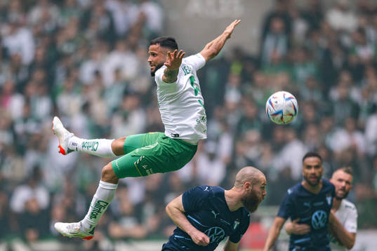 Hammarbys Mohanad Jeahze och Malmö FFs Jo Inge Berget