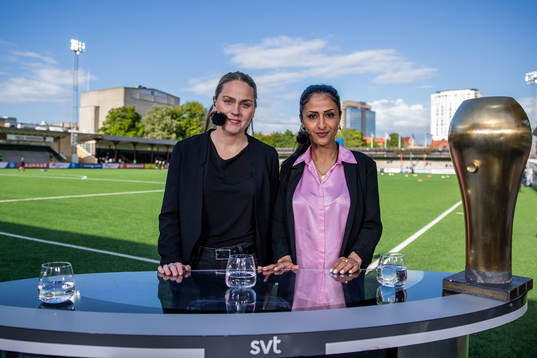 SVT sports experter Lisa Dahlkvist och Nazanin Vaseghpanah