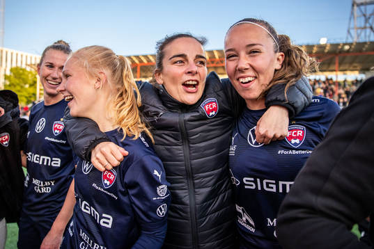 Rosengårds tränare Renee Slegers jublar med spelare
