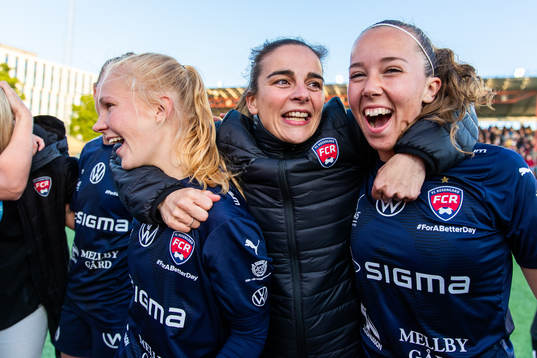 Rosengårds tränare Renee Slegers jublar