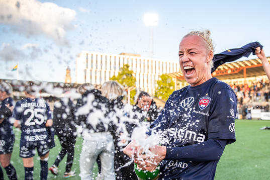 Rosengårds Caroline Seger jublar