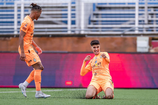 AFC Eskilstunas Amar Muhsin jublar