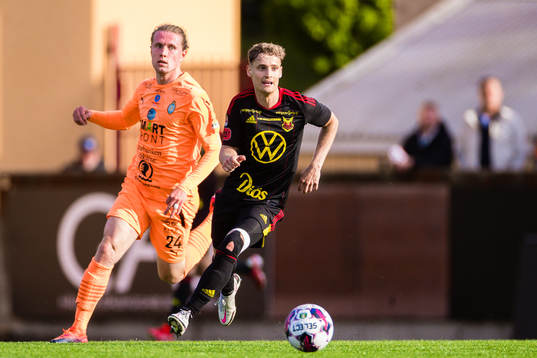 AFC Eskilstunas Viktor Götesson och Östersunds Henrik