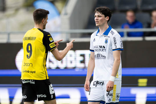 Häckens Alexander Jeremejeff jublar samtidigt som Sirius
