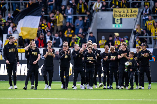 Häckens P19-lag hyllas för sin seger i Ligacupen i halvtid