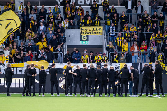 Häckens P19-lag hyllas för sin seger i Ligacupen i halvtid