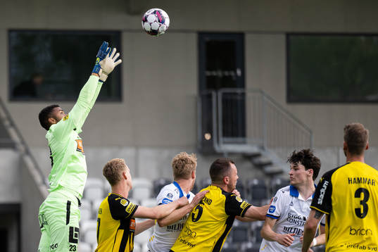 Häckens målvakt Jonathan Ursin Rasheed