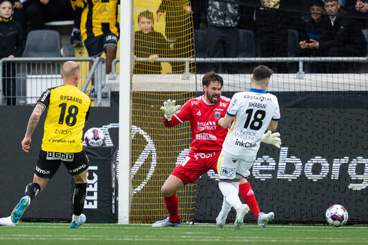 Häckens Mikkel Rygaard Jensen gör 3-2 bakom Sirius