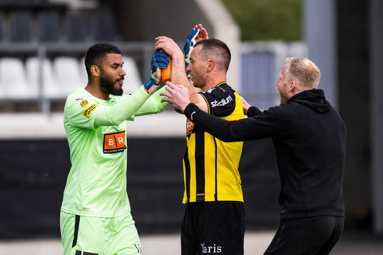 Häckens Jonathan Ursin Rasheed, Even Hovland och målvakt