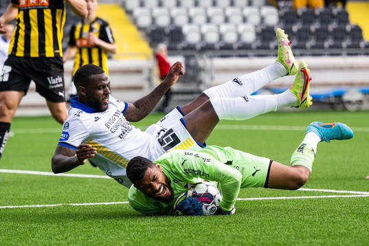 Sirius Christian Kouakou och Häckens Jonathan Ursin Rasheed
