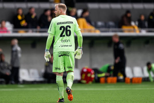 Häckens målvakt Peter Abrahamsson deppar