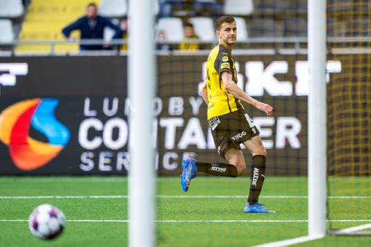 Häckens Alexander Jeremejeff gör 1-0
