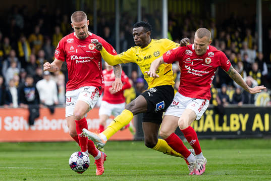 Mjällbys Silas Nwankwo gör 1-0