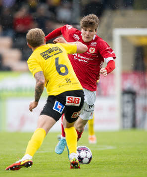 Kalmars Oliver Berg och Mjällbys Magnus Wørts