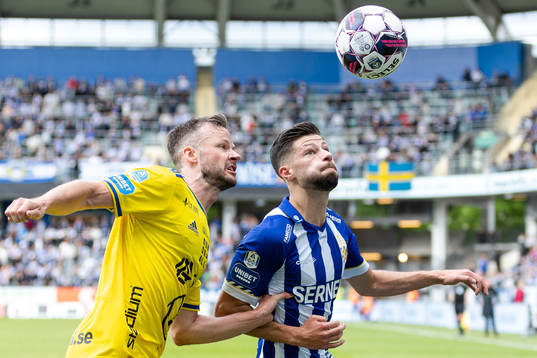 Sundsvalls Robert Lundström och IFK Göteborgs Kevin Yakob