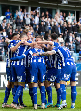 IFK Göteborgs spelare jublar med Marcus Berg