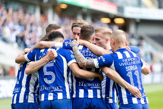 IFK Göteborgs spelare jublar
